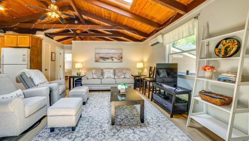 Breathtaking Newbury Cottage with Deck on Chalk Pond - Foto 4