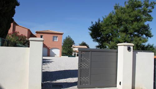 Modern 4 bedroom villa, air-conditioning, swimming pool, private gardens - Foto 3