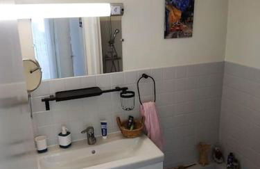 Grand Studio avec jardin et entrée privative à noter réservations de 3 nuits minimum - Foto 6