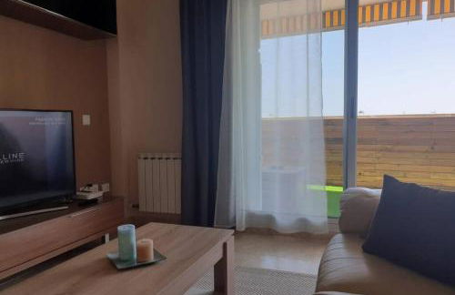 Apartamento para 5 personas frente al mar con piscina y parking - Foto 4