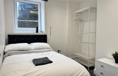 3BD Modern Home with Free Private Parking - Foto 3