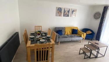 Contractor Friendly 3 Bed Home with Parking in Harlow, Essex - Foto 1