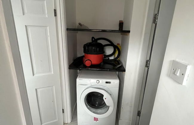 1 Private Bedroom Sharing Bathroom and Kitchen - Foto 9