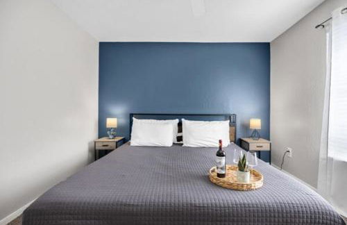 2BR Spacious Getaway Near Dwntown, Pool, UT Austin - Foto 10