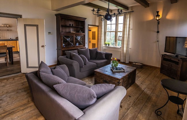 Superb Holiday Home on a Mini Campsite Near the Beach - Photo 5