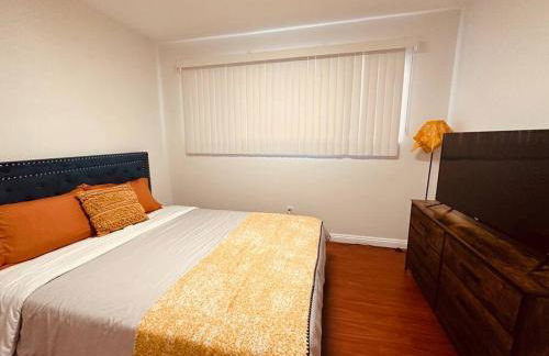 Charming 3BR Retreat near Disneyland Downtown LA! - Foto 17