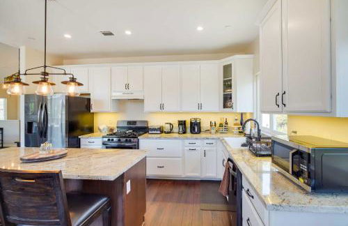 Lake Arrowhead Getaway with Decks and Game Room! - Foto 10