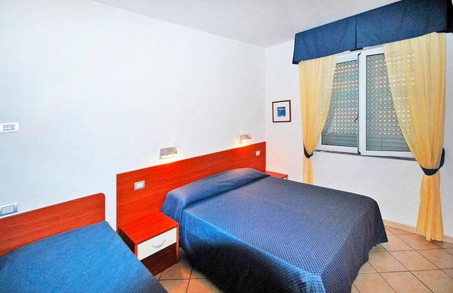 Holiday Flat in Pretty Residence With Communal Pool in Pietra Ligure - Foto 2