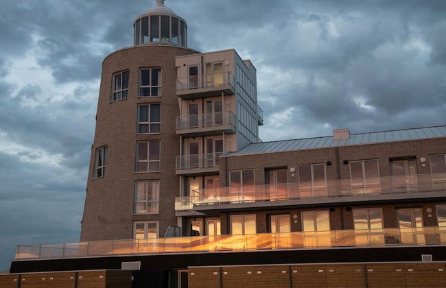 Modern Retreat With Private Sauna - Photo 26