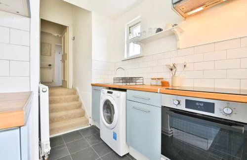 Beautifully Designed Flat with Full Amenities - Photo 28