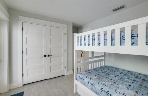 Golf Cart included! Short walk to the Beach on the Peaceful North End - Foto 18