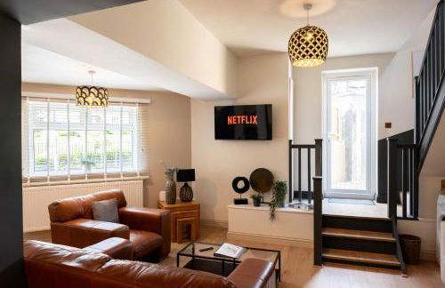 Cotswolds-Stroud-Large 5 Bedroom Home-Pool Table-Sleeps 10-Work or Leisure - Foto 3