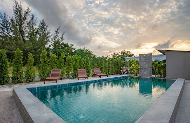 Malinee Resort - Photo 1