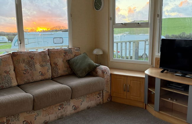 Captivating 2-bed Static Caravan in Holyhead - Foto 16
