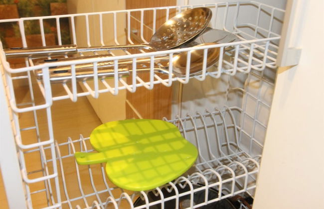 Vintage 2BR Apartment at Grand Kamala Lagoon - Foto 14