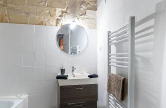 Immeuble 3 Apparts Centre historique St Gilles MaisoncarreeConciergerie - Photo 33