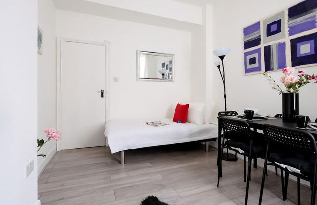 Asl1 - The Armadale Road Residence I - Photo 4