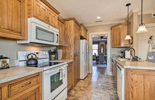 Pet-Friendly Home Grill and Fire Pit in Manhattan - Foto 10