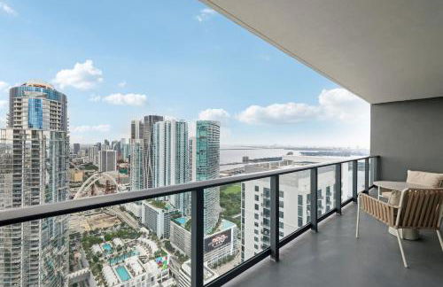 Stunning Lux 2 Bed 2 Bath with Panoramic View from Balcony - Foto 46