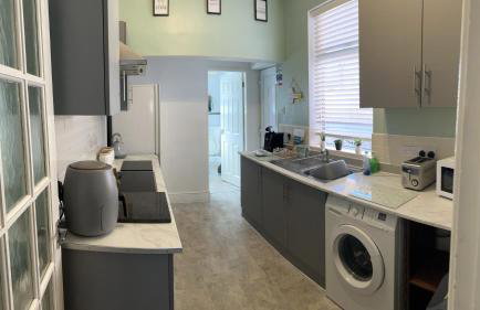 Selston House, 3 bedroom cosy cottage Home for up to 6 Guests, Cul-de-sac on Private road - Foto 2