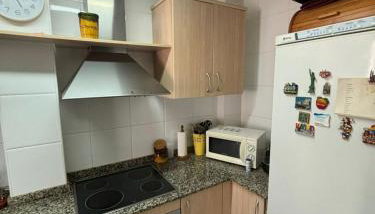 Amplio apartamento de 2 dormitorios en el casco antiguo de Tossa - Foto 3
