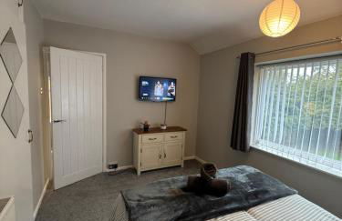 Charming 3 BR - NEC HS2- Long Stays Wifi Parking Airport - Foto 25