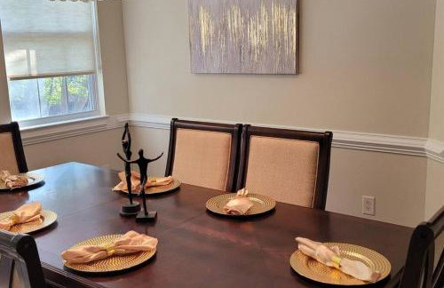 Modern & Luxurious 3 Bdrm 2.5 Bath Townhome - Foto 36