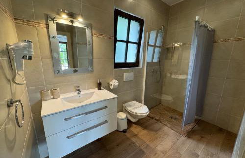 Villa Cecilia - 4 bedrooms, 4 bathrooms, inside heated pool, gym - Photo 18