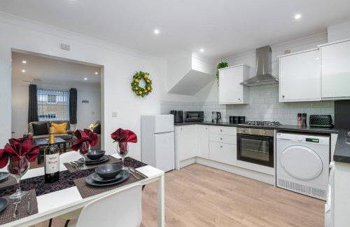 Modern 3BR Home - Designated Parking - Groups - Foto 17