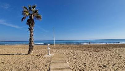 Seafront House,Sea Views,Pool and BBQ, Airport 10 mns - Photo 3