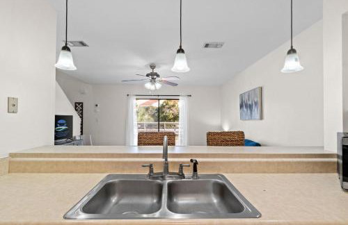 Beach Please, Townhome, Sleeps 4, Free Activities Included! - Foto 16