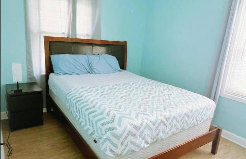 Super Cute & Cozy Home With 2 Bedrooms Near Everything In Jacksonville - Photo 13