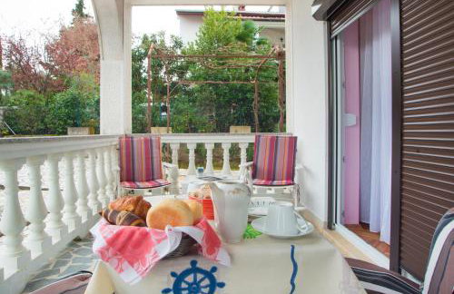 Apartments Karmelić - Photo 12