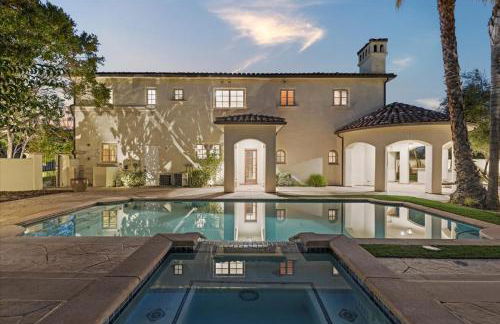 5800 sq ft Gorgeous Tarzana 7 bedroom 9 bathroom home with pool and hot tub - Foto 1