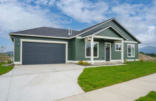 Golf Getaway, Hot Tub, EV Charger, New 2025 Build - Photo 1