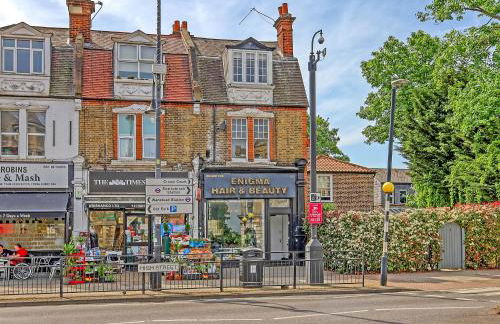 The Nook - Wanstead gem! Bright, cosy & immaculate 1 bed apartment on the high street! - Foto 22