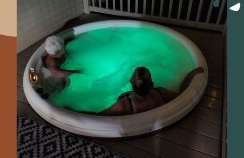 JEMs Hot-Tub Getaways 6 berth at Tattershall Lakes - Foto 8