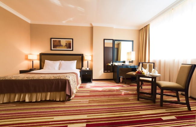 Executive Suites - Photo 9