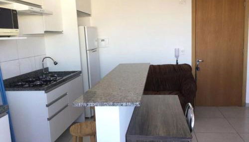 Apto6 com WI-FI e garagem e 100 a av Brasil - Foto 2