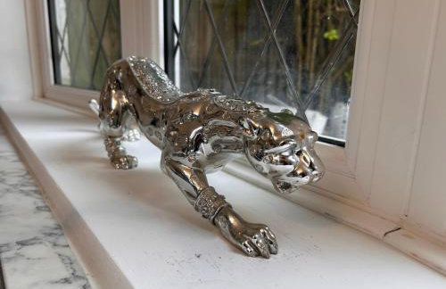 Vibrant Bungalow 2 Bedroom Flat with secure private parking - Foto 11