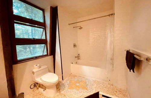 Peaceful Tree House Nestled Away in Hudson Valley, New York - Foto 29