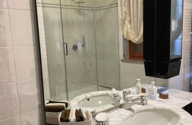 VILLA NEVADA Esclusiva con PISCINA Privata, Il Tuo Angolo di Pace a 5 Minuti dal MARE e 20 Minuti da ROMA - Photo 3