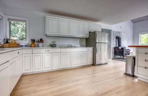 Berkshire Vacation Rentals: The Brookman: Renovated 6000 SF Estate On 40 Acres - Foto 17