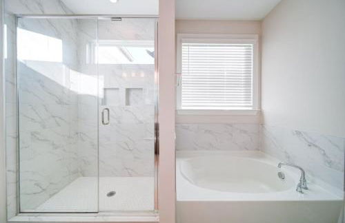 Luxury 4BR Escape - Premium Modern Comfort - Foto 12