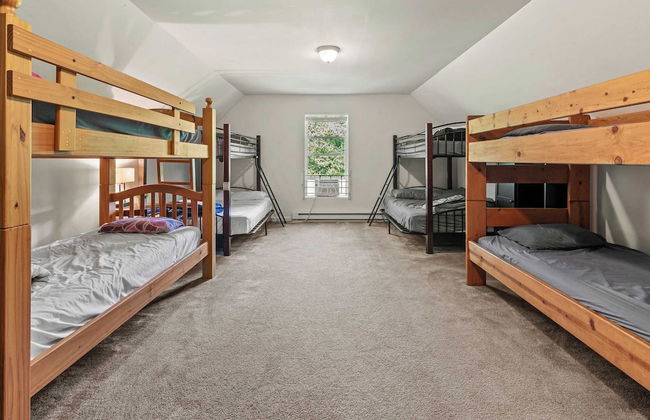 Alpine Serenity by Avantstay Beach + Lake Access Theater, Deck, Playroom - Foto 43