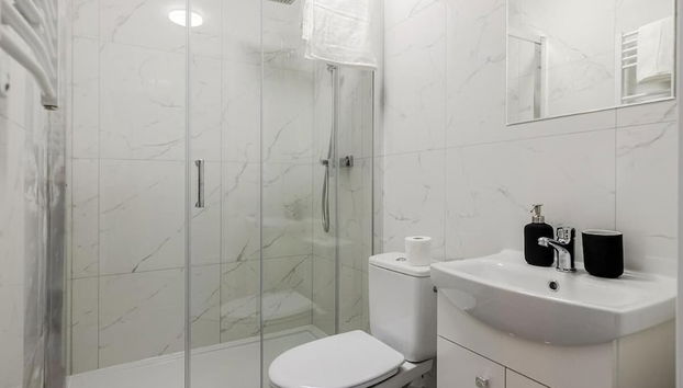 Ducha del cuarto de baño