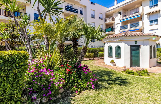 2 bedroom Apartment in Marbella with swimming pool and garden - Photo 13