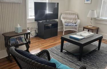 Catch A Wave 2 Blocks to the Beach Two-Story With Porch - Foto 6