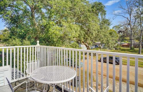 2 Mi to Gator Chateau Vibrant Home with Balcony - Foto 25