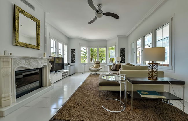 4bed Villa Sleeps 8- Pool, Garden, Bbq, Near Beach - Foto 24